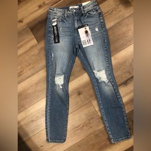 NWT CELLO SUPER HIGH RISE MOM FIT DISTRESSED BLUE JEANS SIZE 3/26